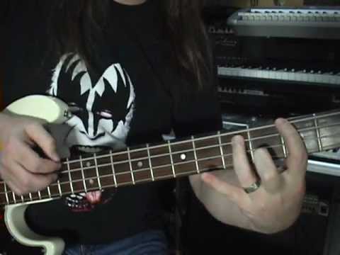 Bass Guitar : How to Play a Bass Guitar