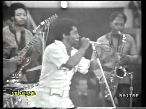 James Brown Live with Bootsy Collins in 1971!